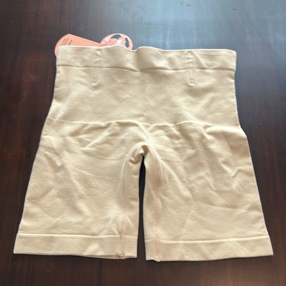 Shapermint® All Day Every Day Mid Waisted Shaper Shorts Nude Size XS/S - Picture 8 of 9